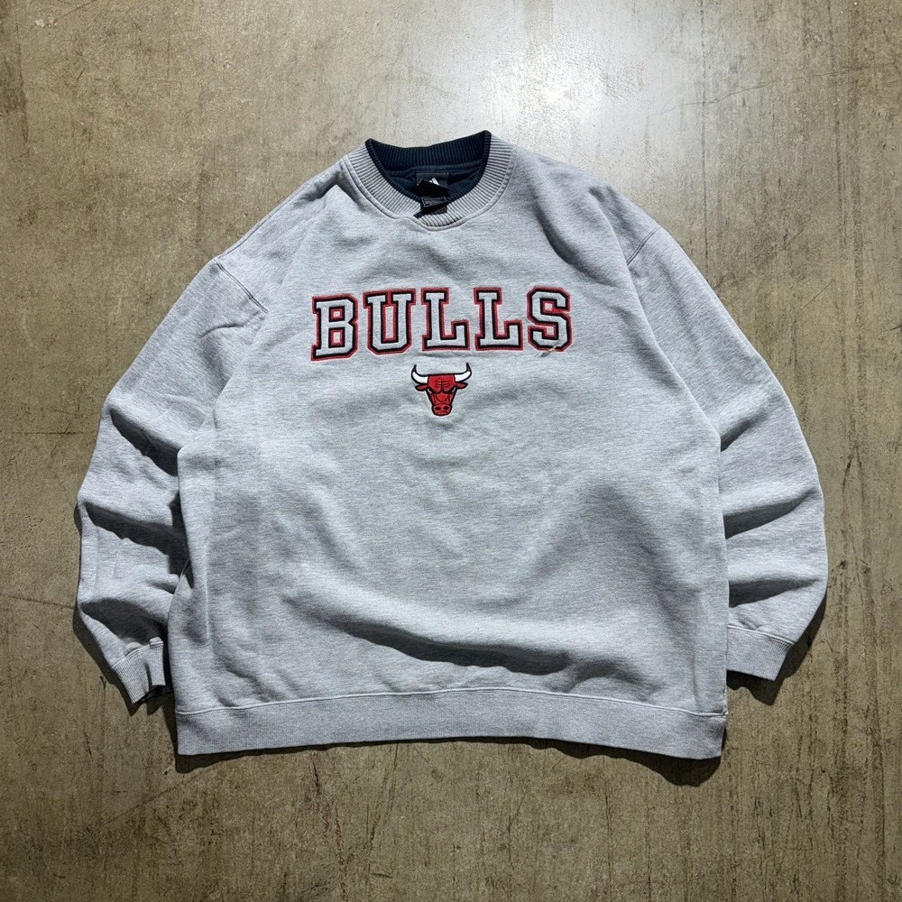 Chicago Bulls Sweatshirt Mens XL Gray NBA Basketball Bull Logo Adidas Crewneck